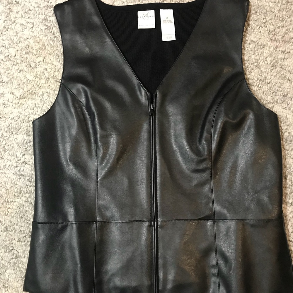 New York & Co leather vest, very cute, NWOTS very cute but too big sadly